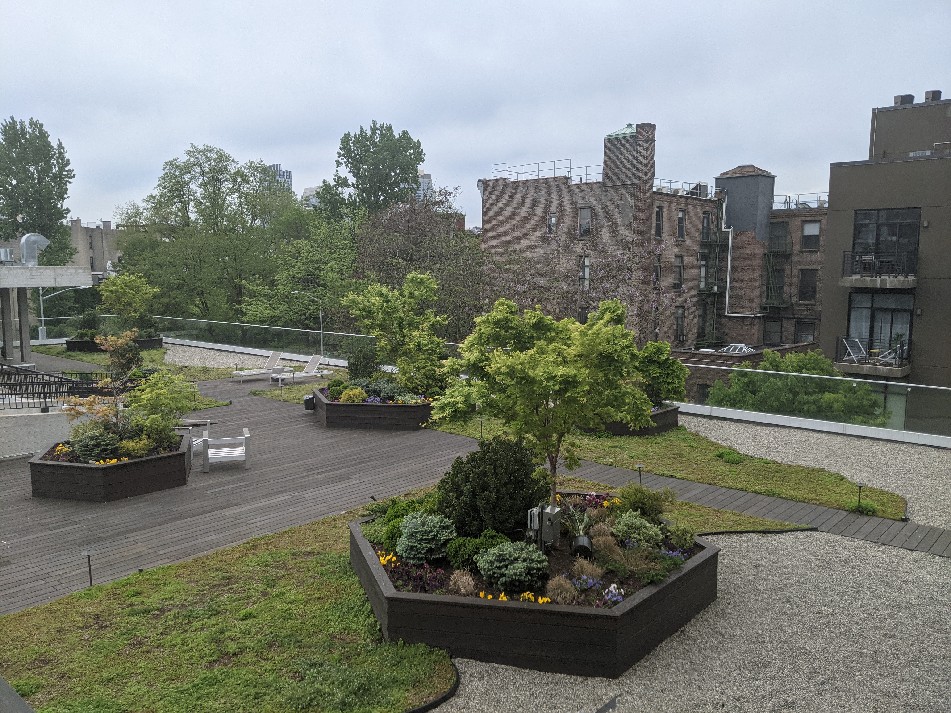 Rooftop Garden with planter bed shapesyle